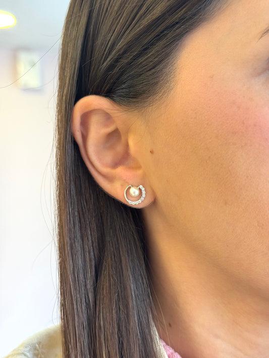 Pearl Round Earrings Studs