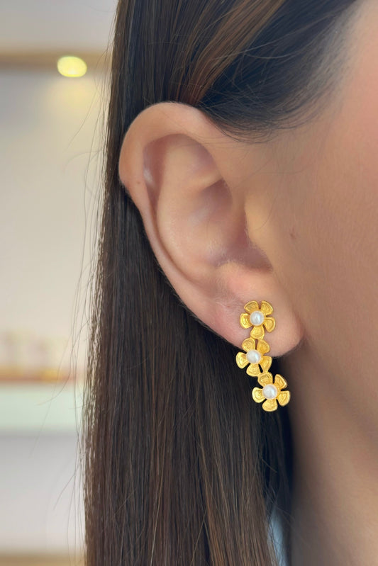 Daisy Pearl Line Earrings
