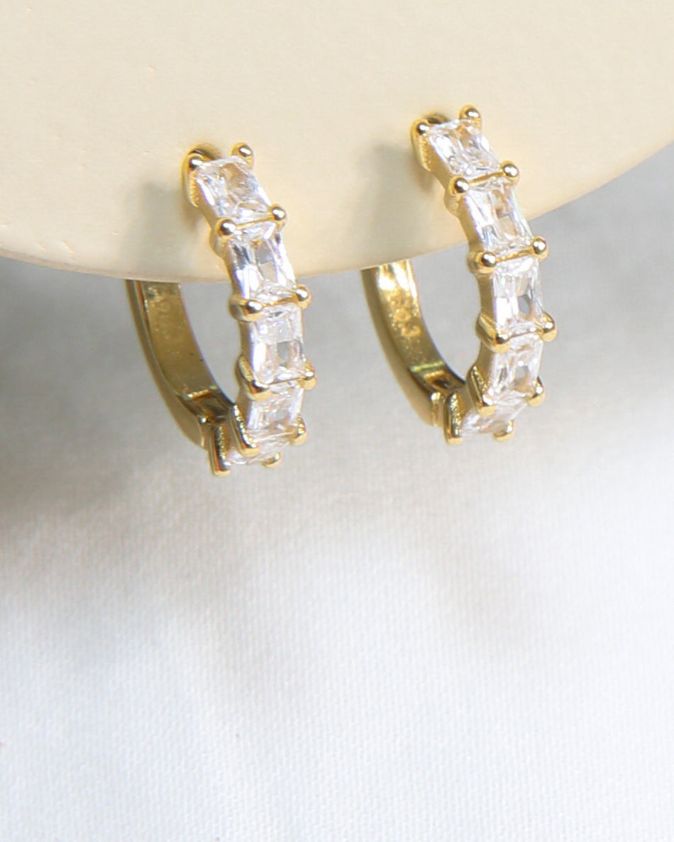 Zircons Tiny Hoops