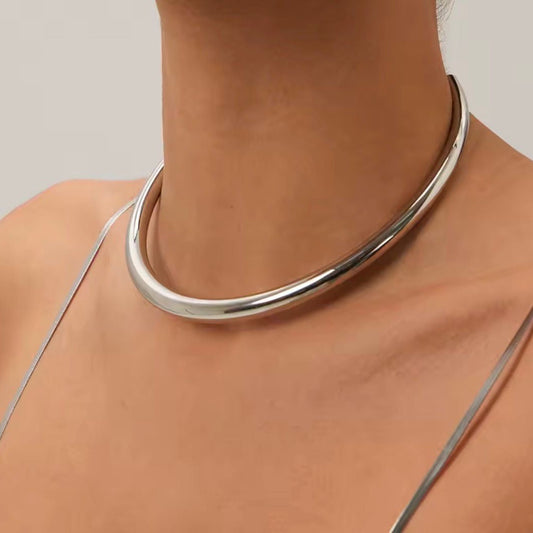 Bold Choker