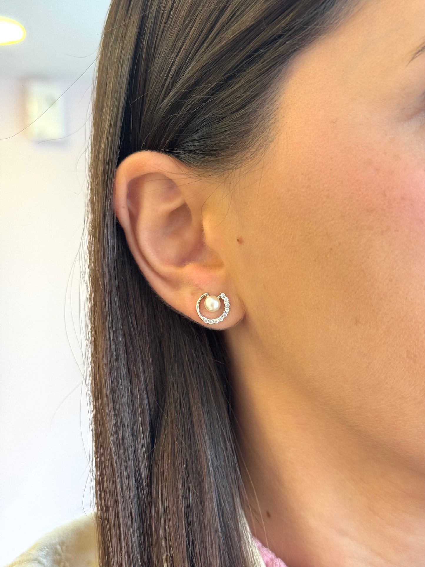 Pearl Round Earrings Studs