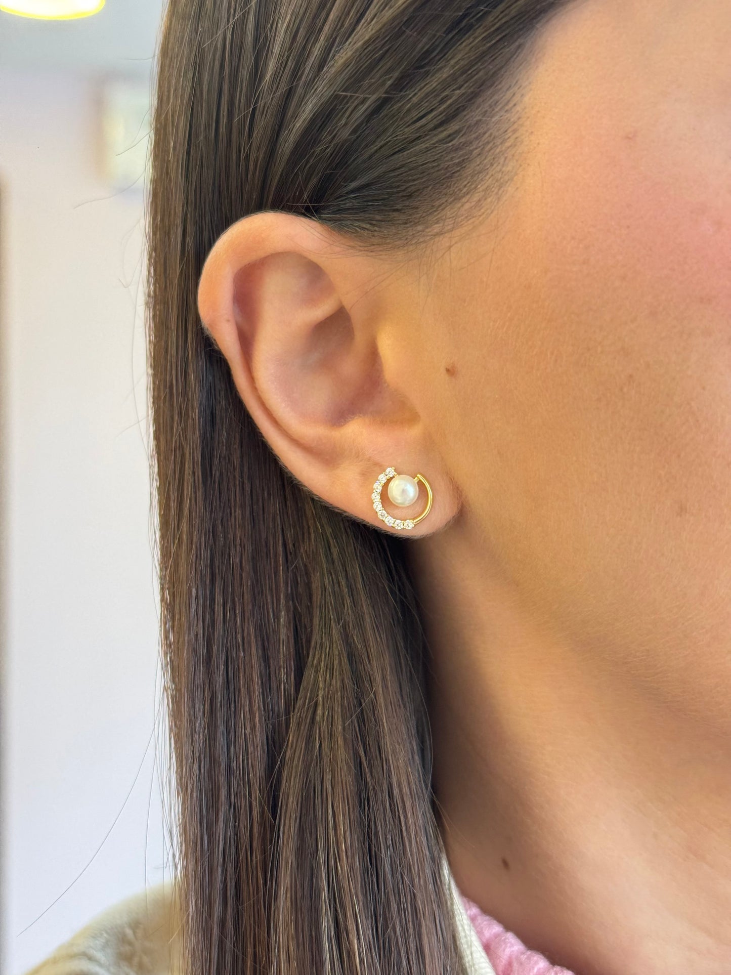 Pearl Round Earrings Studs