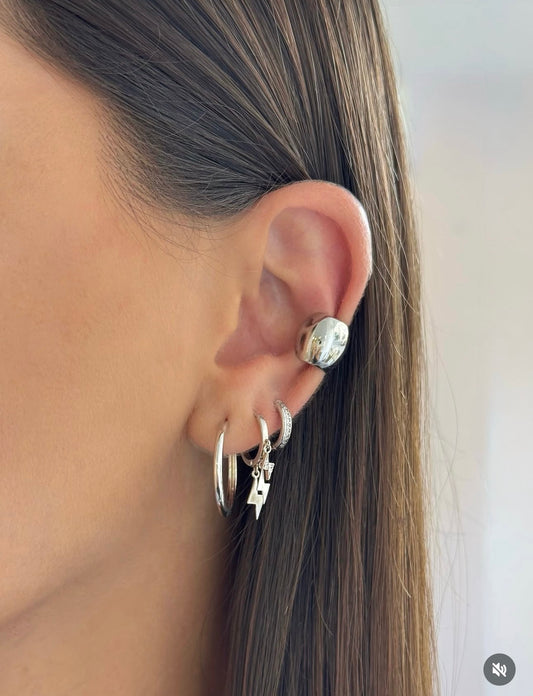 V.2 Classic Hoops Earrings
