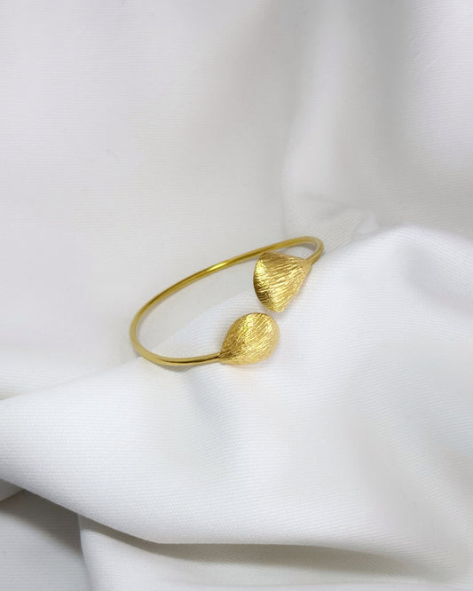 Shell Bangle Bracelet