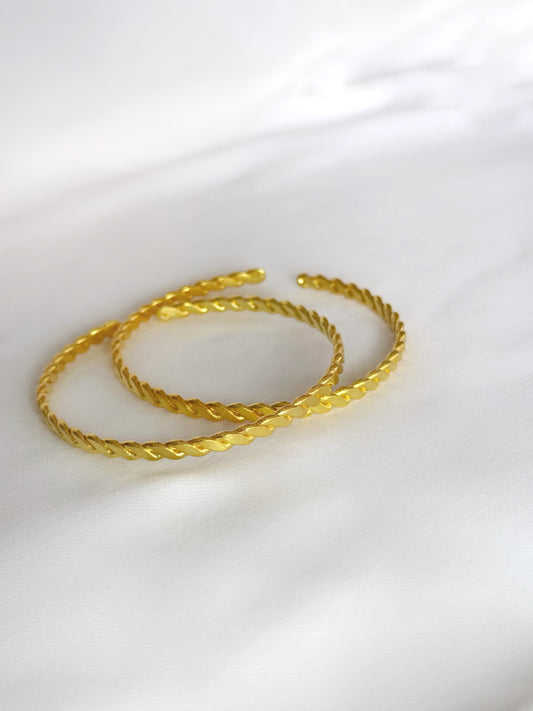 Twist Harmony Bangle Bracelet