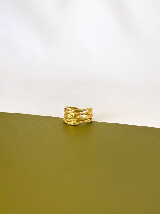 Line Chevalier Ring