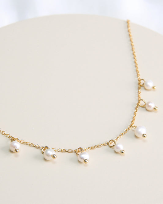 Drop Pearls Choker